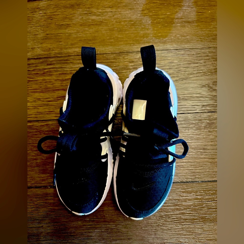 Nike kids size 13C shoe